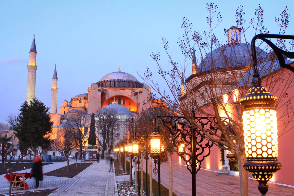 hagia-sofia-winter-lantaarns-en-lampjes_1768400689435.webp