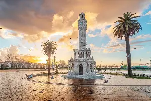 klokkentoren-in-izmir-in-turkije_1775209881117.webp